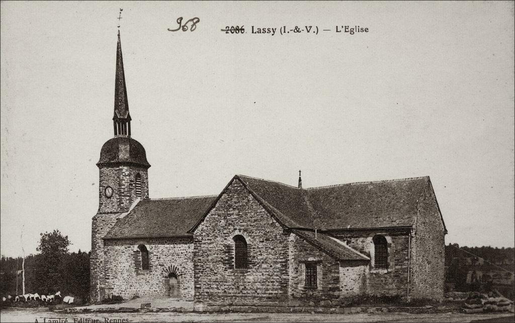 L'église paroissiale Saint-Martin sur la commune de Lassy au début des années 1900.