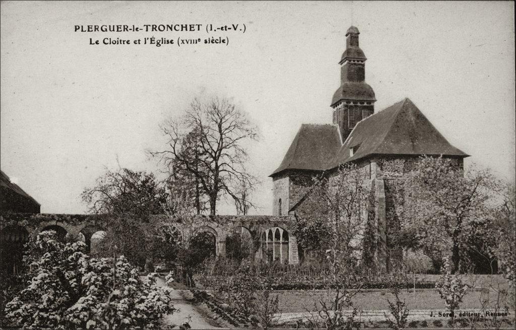 L'abbaye Notre-Dame du Tronchet et son cloître sur la commune du Tronchet au début des années 1900.