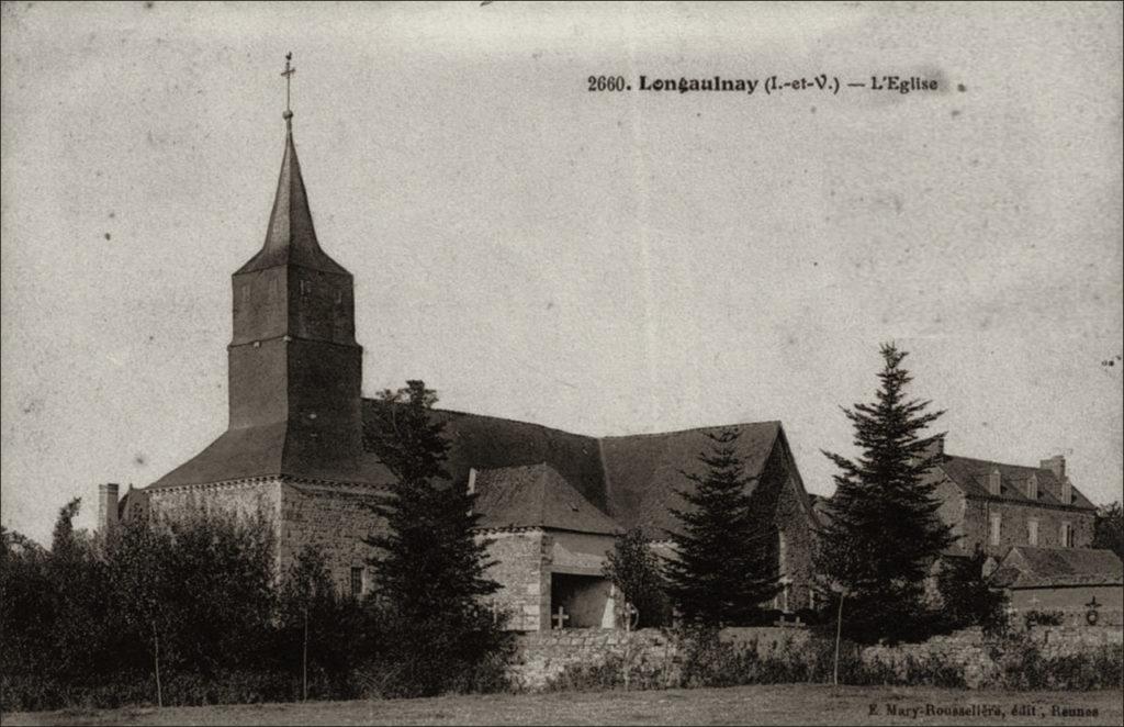 L'église Saint-Lubin dans le bourg de Longaulnay au début des années 1900.