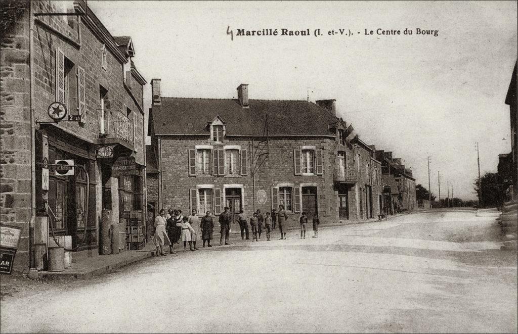 Le centre du bourg de Marcillé-Raoul au début des années 1900.