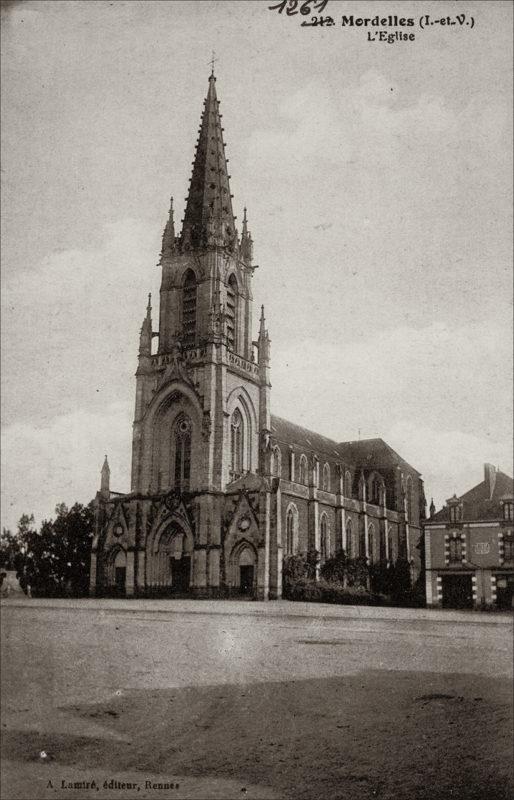 L'église Saint-Pierre sur la commune de Mordelles au début des années 1900.