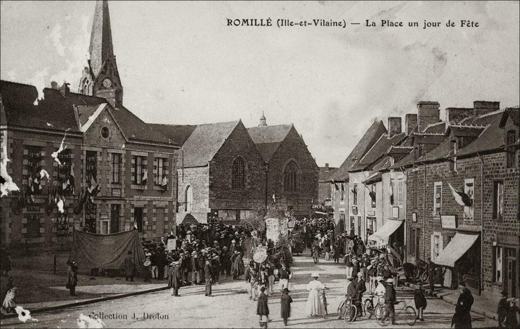 La place du bourg de Romillé un jour de fête au début des années 1900.