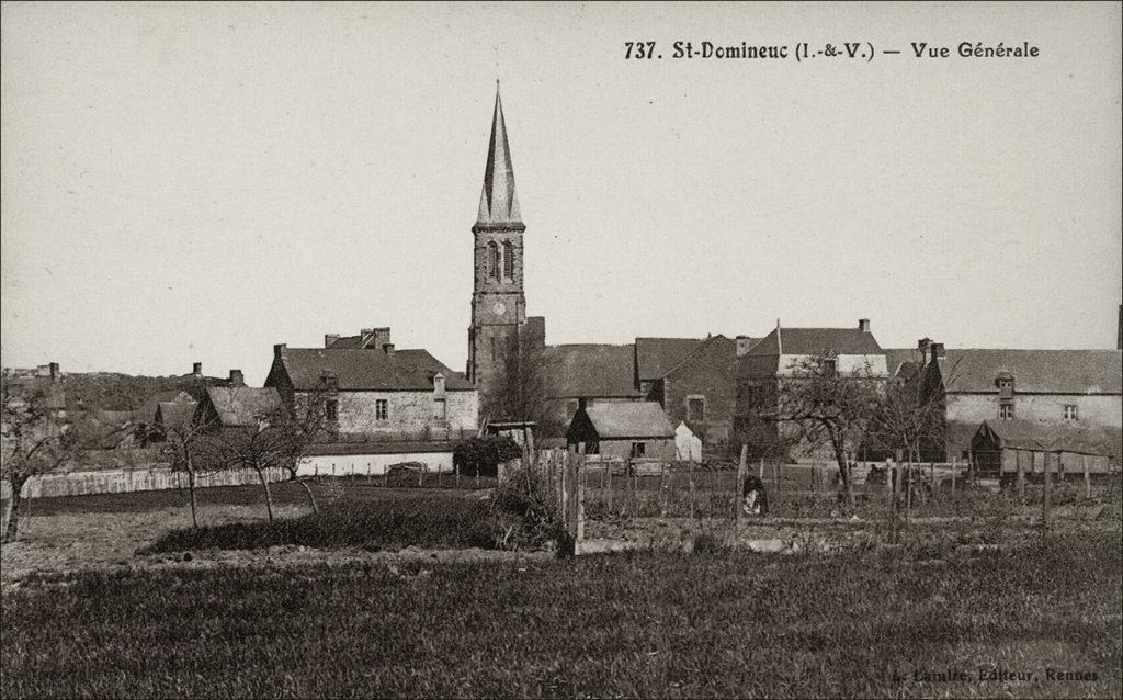 vue générale de Saint-Domineuc avec le clocher de l'église au début des années 1900.