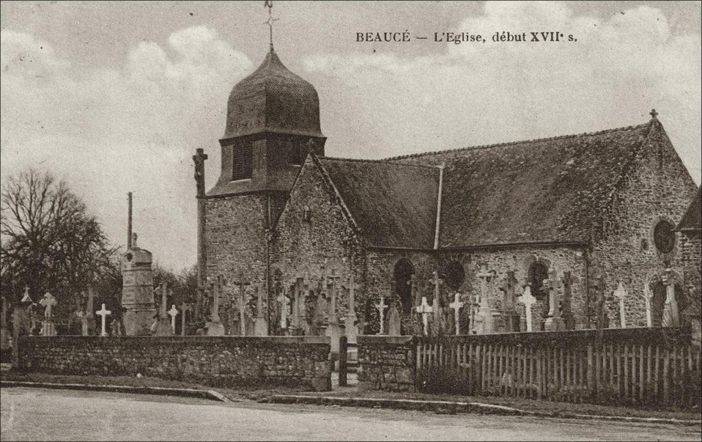 L'église Saint-Martin dans le bourg de Beaucé au début des années 1900.