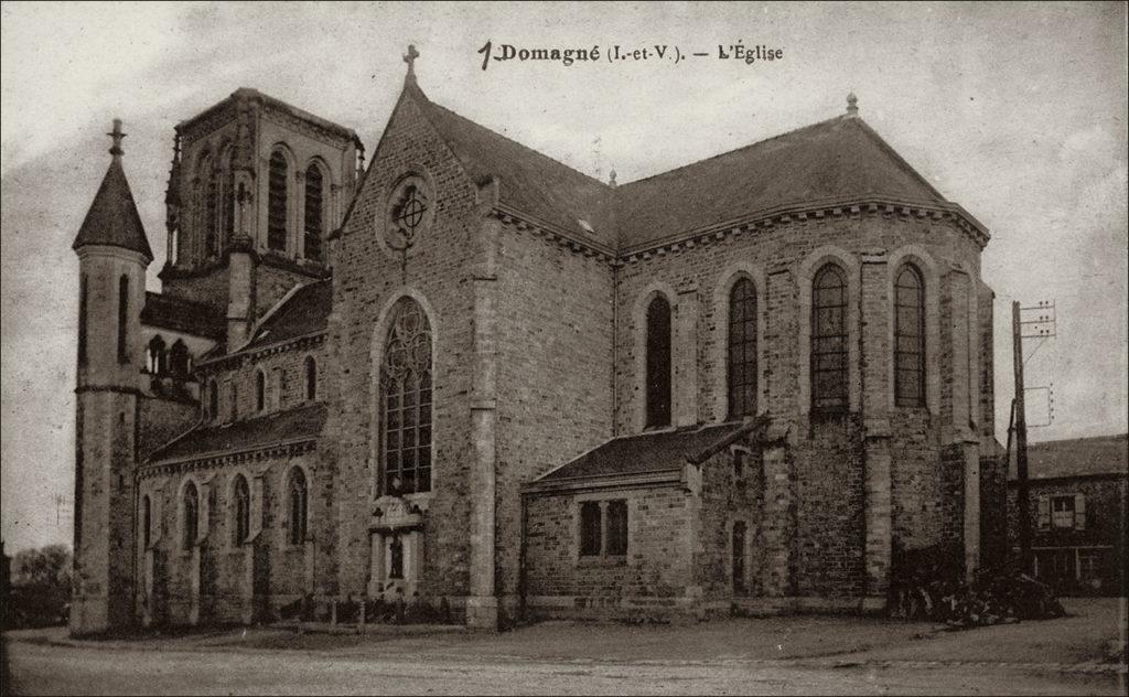 L'église Saint-Pierre dans le bourg de Domagné au début des années 1900.