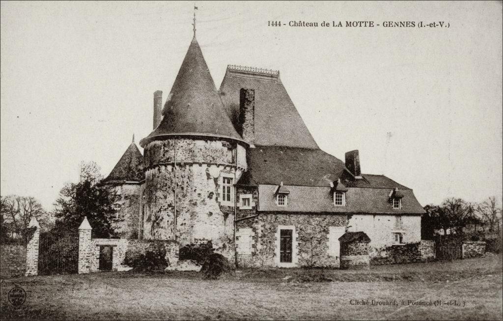 Le château de La Motte sur la commune de Gennes-sur-Seiche au début des années 1900.