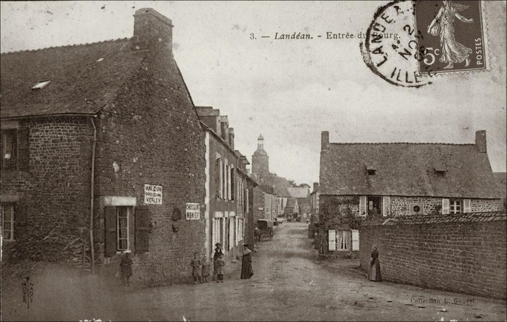 Le bourg de Landéan avec le clocher de l'église Saint-Pierre au début des années 1900.
