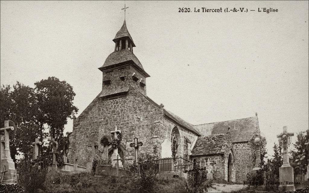 L'église Saint-Martin dans le bourg de Le Tiercent au début des années 1900.