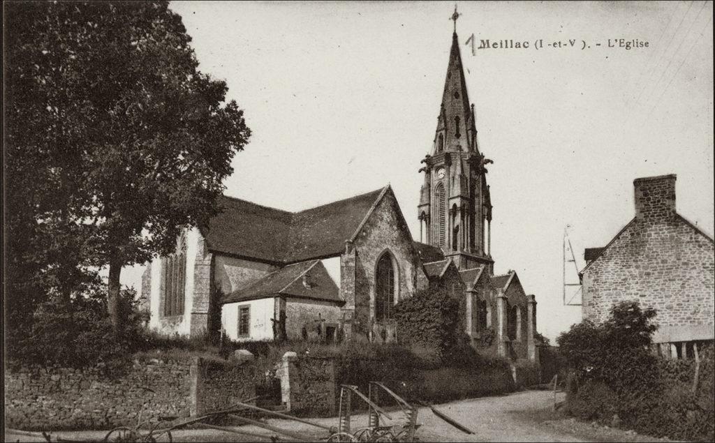 L'église Saint-Martin dans le bourg de Meillac au début des années 1900.