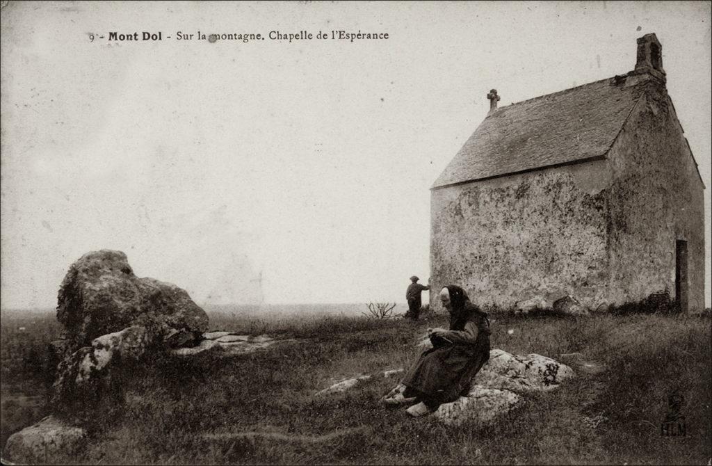 La chapelle Saint-Michel au sommet du Mont-Dol au début des années 1900.