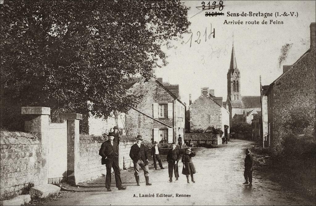 Vue de l'entrée du bourg de Sens-de-Bretagne au début des années 1900.