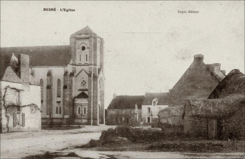 L'église Saint-Friard sur la commune de Besné dans les années 1900.