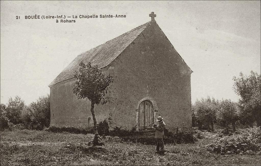 La chapelle Sainte-Anne sur la commune de Bouée dans les années 1900.