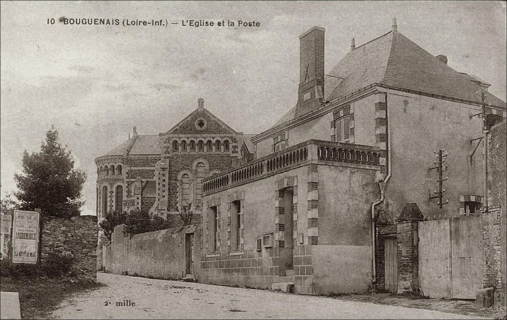 L'église et la poste dans le bourg de Bouguenais dans les années 1900.