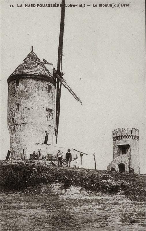 Le moulin du Breil sur la commune de La Haie-Fouassière dans les années 1900.