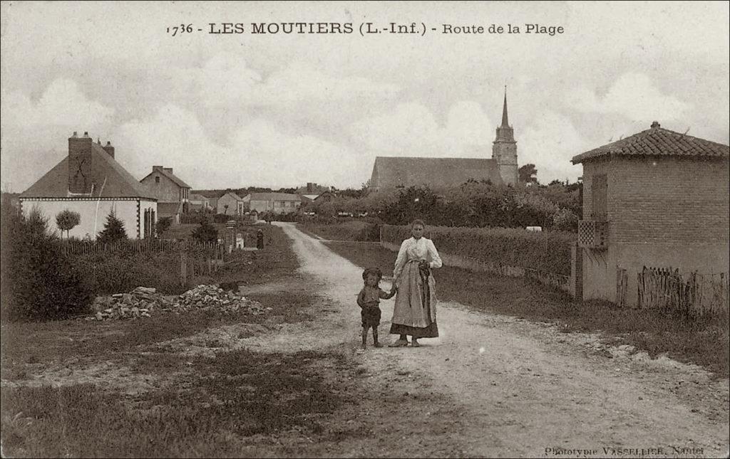 Vue du bourg de Les Moutiers-en-Retz dans les années 1900.