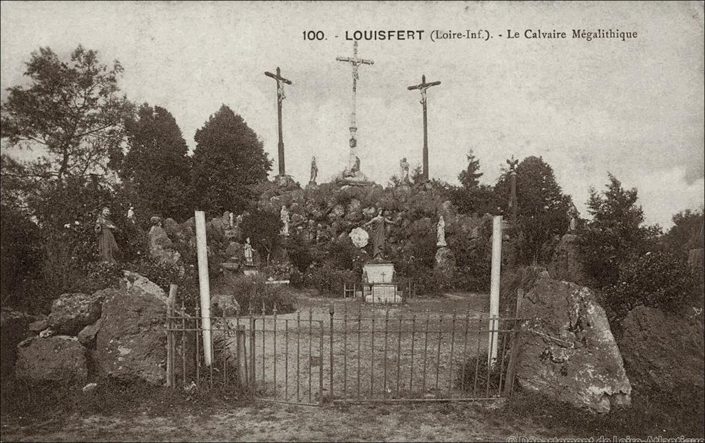 Le calvaire mégalithique de la commune de Louisfert dans les années 1900.