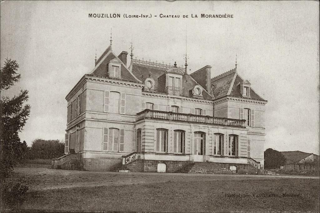 Le château de la Morandière sur la commune de Mouzillon dans les années 1900.