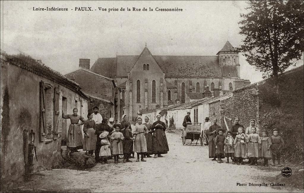 Vue du bourg de Paulx dans les années 1900.