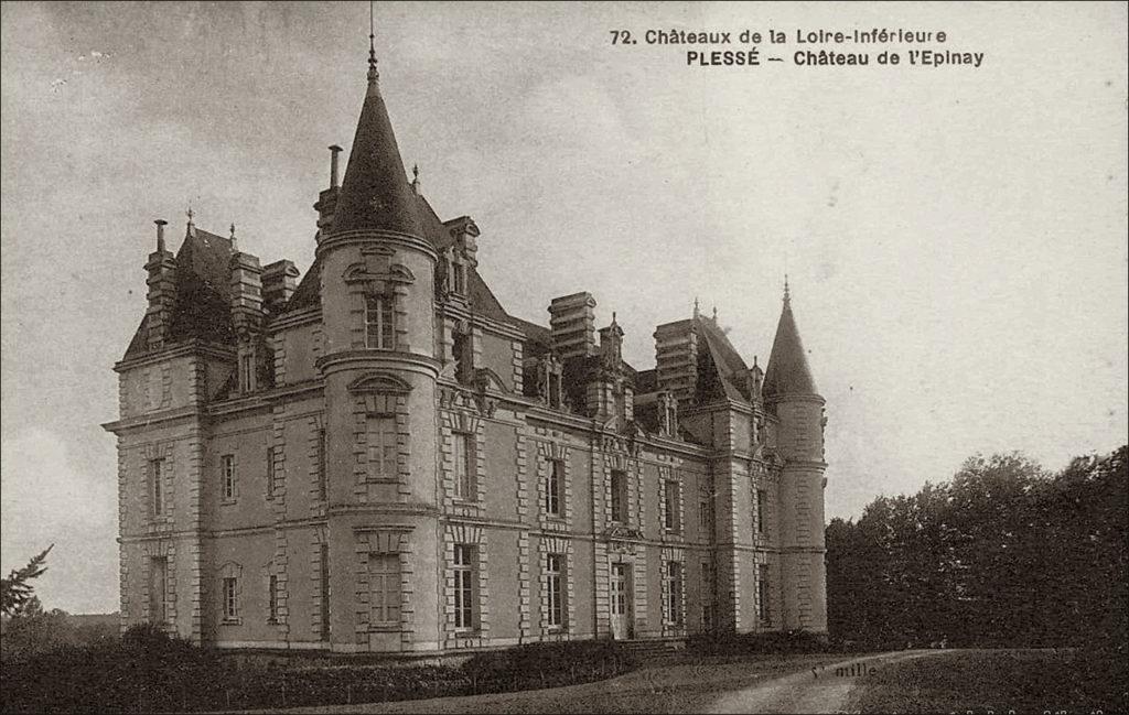 Le château de l'Epinay sur la commune de Plessé dans les années 1900.