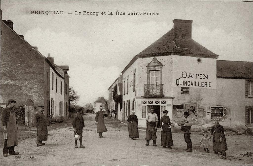 Vue du bourg de Prinquiau dans les années 1900.