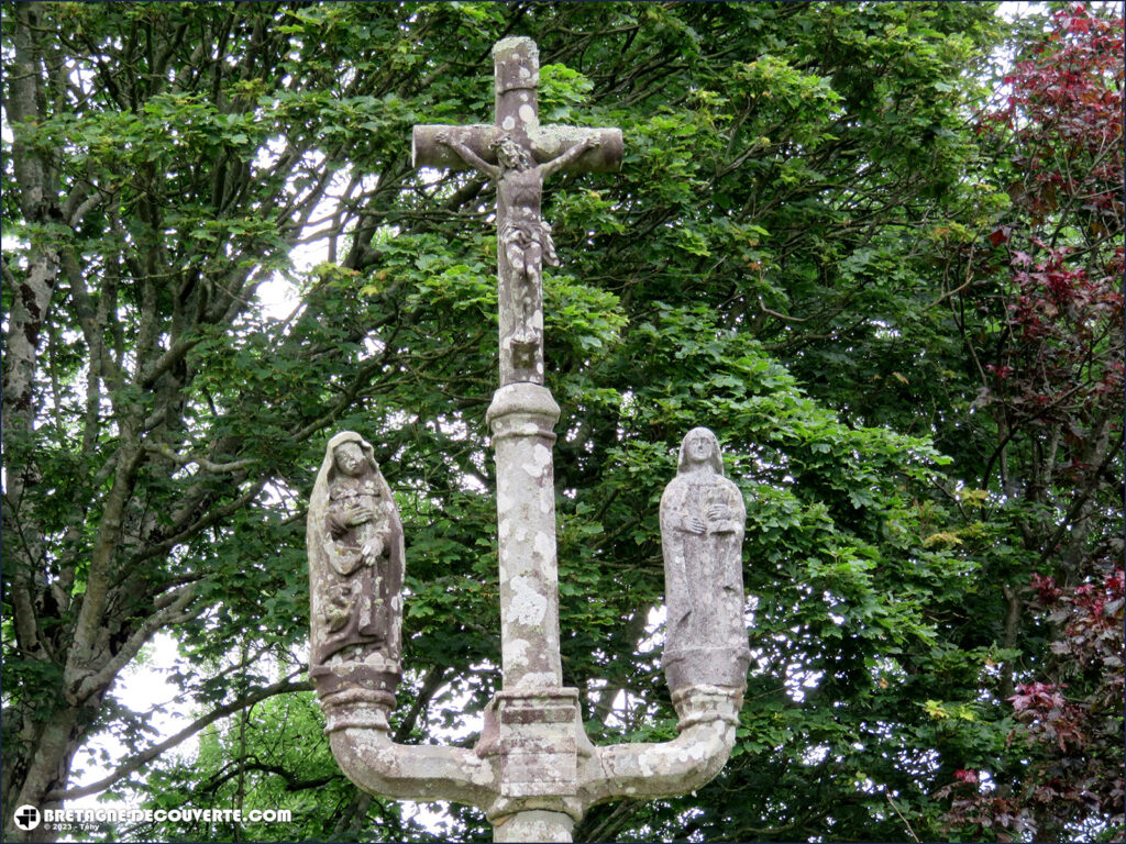 Le calvaire de la chapelle Saint-Éloi à Plouarzel.