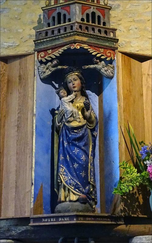 Statue de Notre-Dame du Bon Secours dans la chapelle de Kersaint.