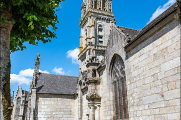 L'église Notre-Dame de Lampaul-Guimiliau dans le Finistère.