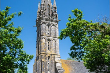 La chapelle de Lambader à Plouvorn dans le Finistère.