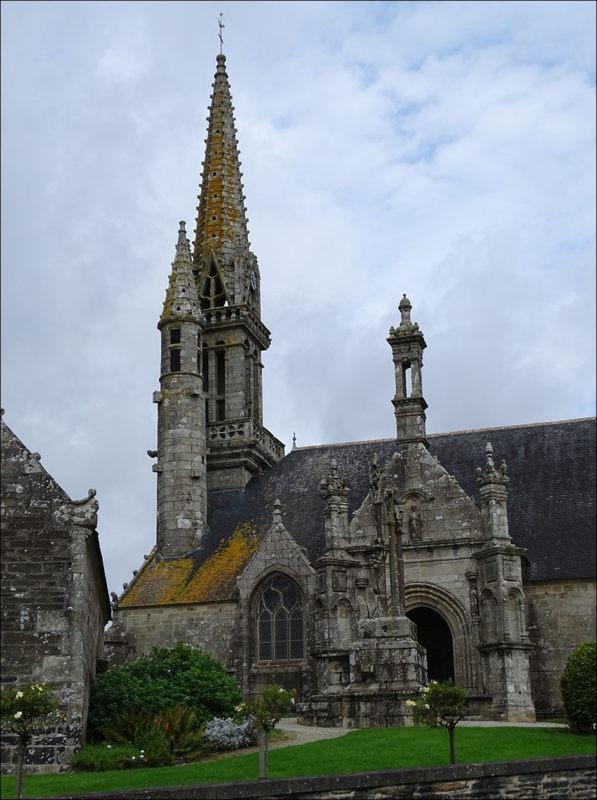 L'église Notre-Dame et Saint-Tugen de Brasparts.
