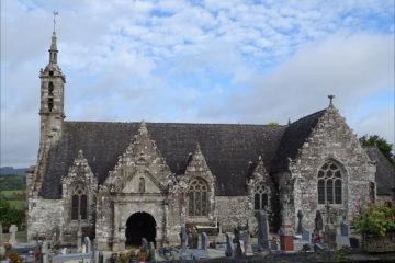 L'église Saint-Édern de Lannédern dans le Finistère.