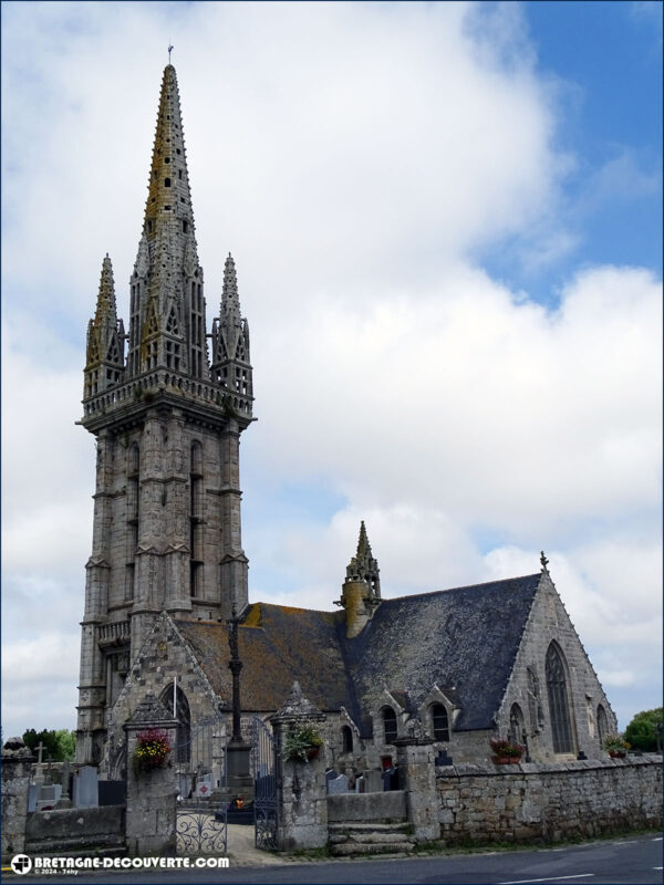 L'église Saint-Goulven de Goulven dans le Finistère.