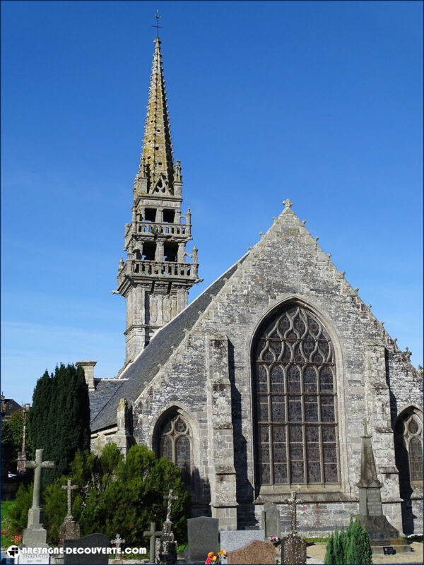 L'Église Saint-Yves de La Roche-Maurice dans le Finistère.