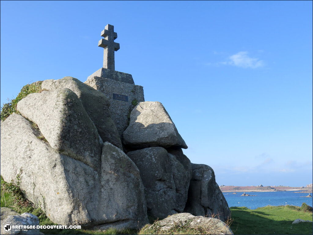 Croix de Lorraine sur le port d'Argenton à Landunvez.