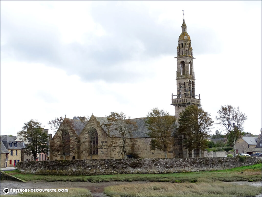 L'église Saint-Sauveur du Faou dan le Finistère.