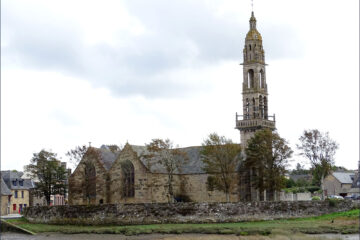 L'église Saint-Sauveur du Faou dan le Finistère.