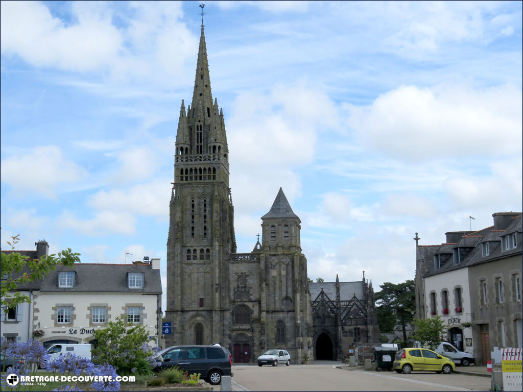 La basilique Notre-Dame du Folgoët dans le Finistère.