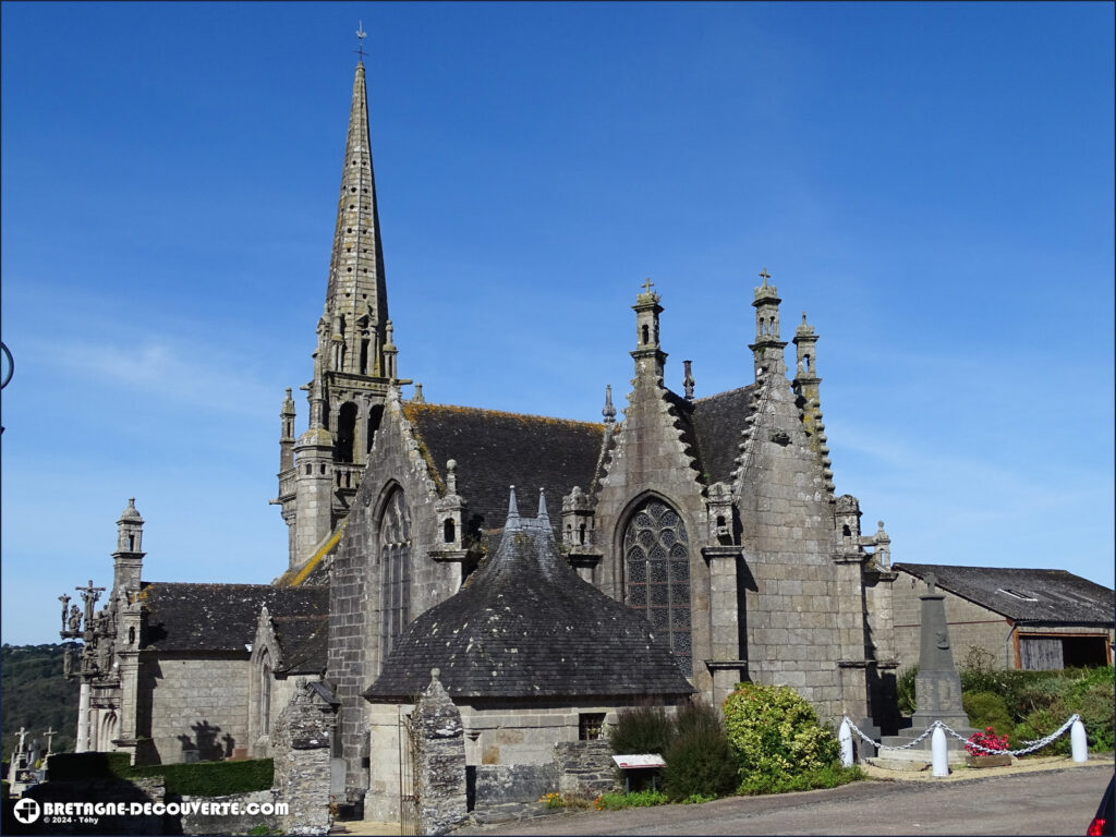 L'église Saint-Mélar de Locmélar dans le Finistère.