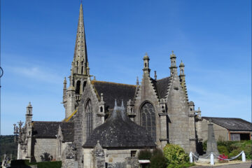 L'église Saint-Mélar de Locmélar dans le Finistère.