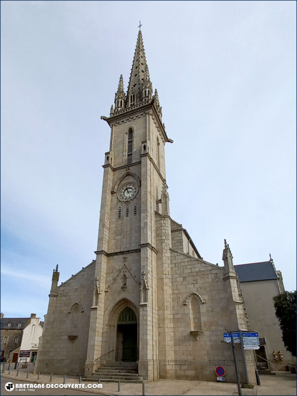 L'église Saint-Pierre de Plouescat dans le Finistère.