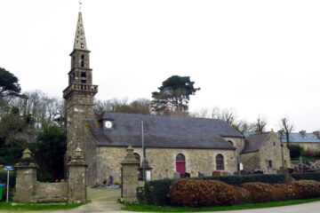 L'église Saint-Pierre de Lamber sur la commune de Ploumoguer.