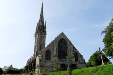 La chapelle de Lambader à Plouvorn dans le Finistère.