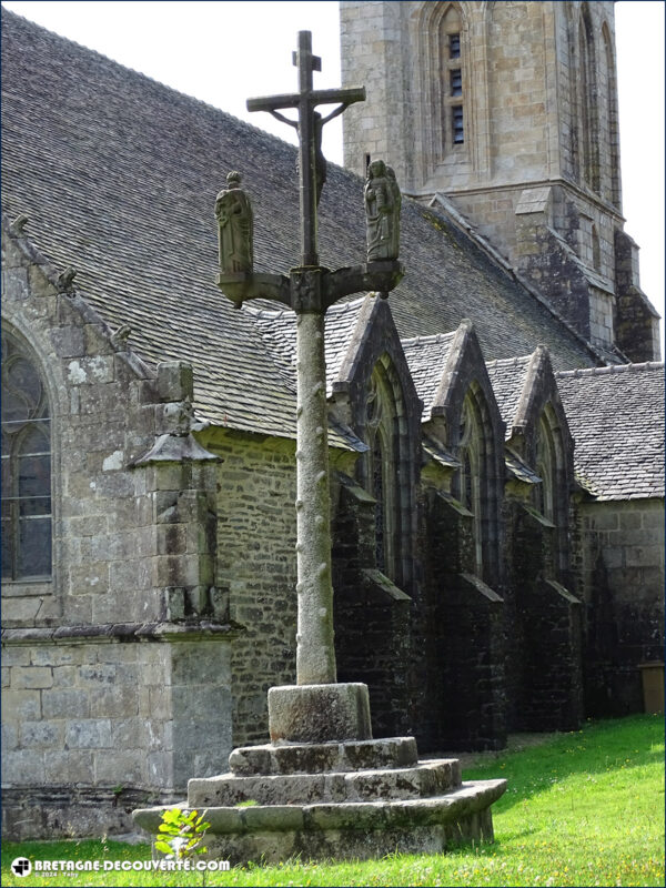 Le calvaire de la chapelle de Lambader à Plouvorn.