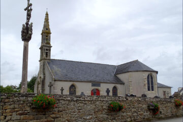 L'église Saint-Derrien de Saint-Derrien dans le Finistère.