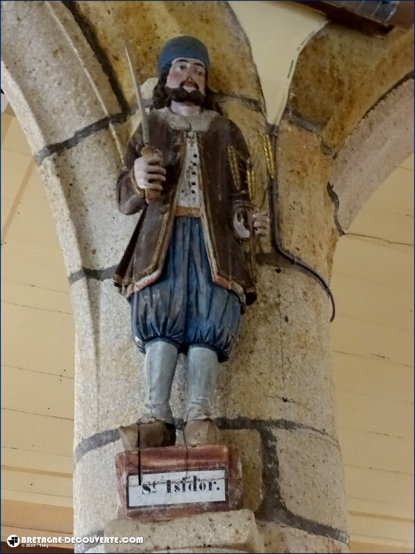 Statue de saint Isidore dans l'église de Saint-Vougay.