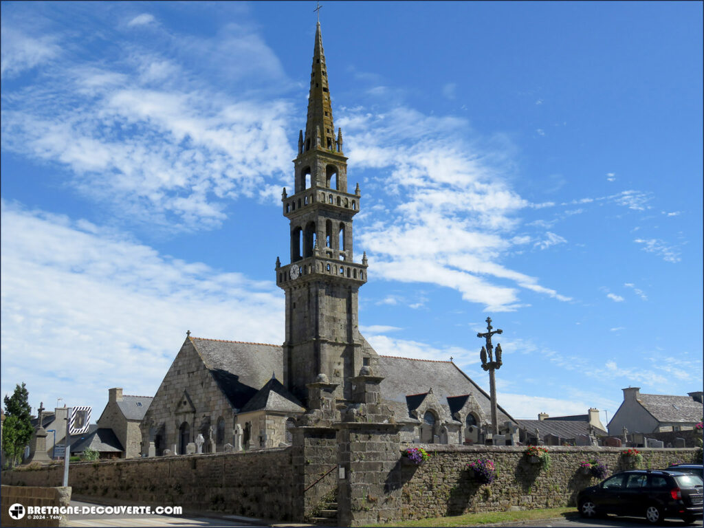 L'église de Saint-Vougay dans le Finistère.