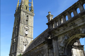 L'église Saint-Suliau de Sizun dans le Finistère.