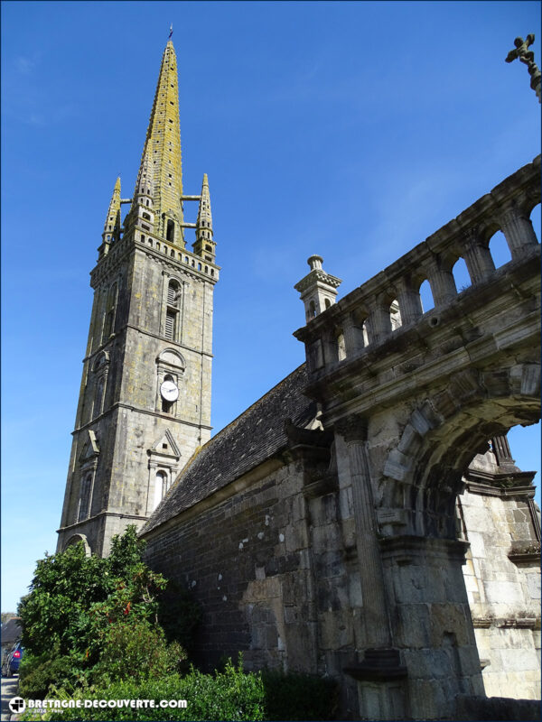 L'église Saint-Suliau de Sizun dans le Finistère.