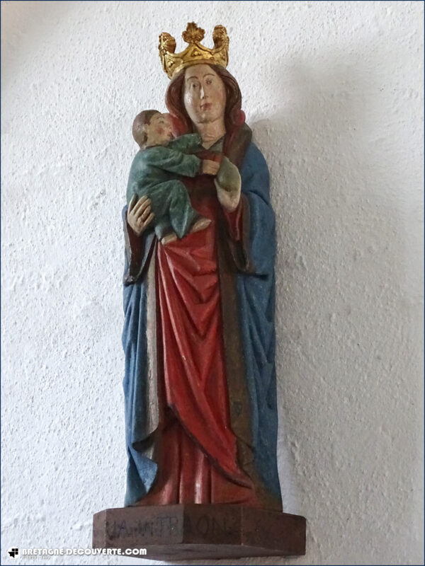 La Vierge à la figue de la chapelle Notre-Dame du Val à Trébabu.