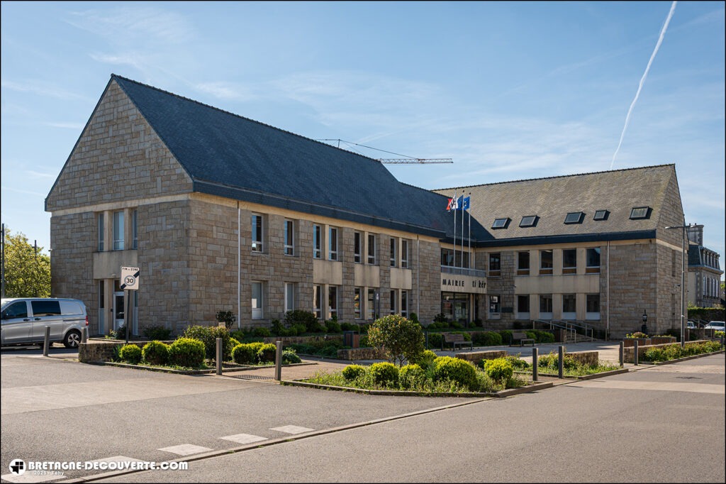 Mairie de la commune de Ploudalmézeau dans le Finistère.